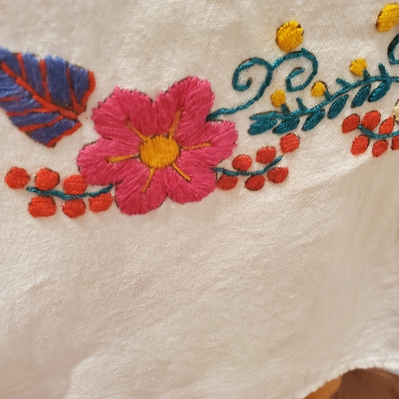 The Liliana Blouse 2x - Picture 2 of 4